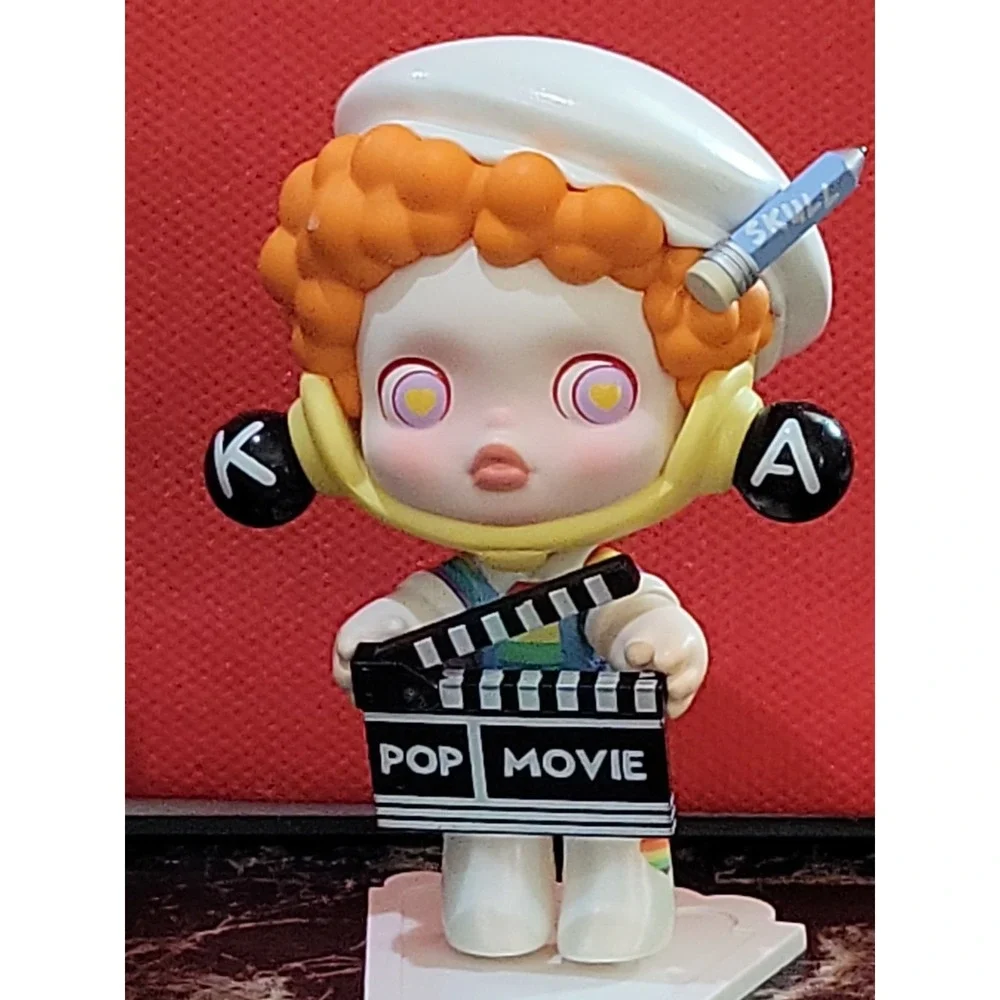 Fashionable Clapper-Loader from the SKULLPANDA Action! Cut! Series